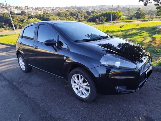 FIAT PUNTO 1.4 ATTRACTIVE ITALIA 8V FLEX 4P MANUAL FIAT PUNTO 1.4 ATTRACTIVE ITALIA 8V FLEX 4P MANUAL